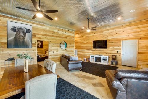 Burkesville House | Burkesville Cabin, 3 Mi to Dale Hollow Lake!