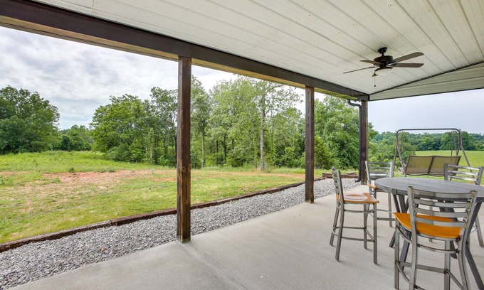 Burkesville Cabin | Burkesville Cabin, 3 Mi to Dale Hollow Lake!