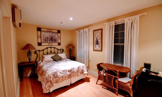 Burleigh Falls Hotel | Burleigh Falls Inn