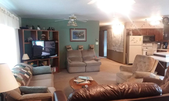 Kulm House | Burnett Boys Hunting & Fishing Lodge Inc.