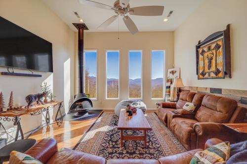 Burnsville House | Burnsville Retreat with Hot Tub and Mountain Views!