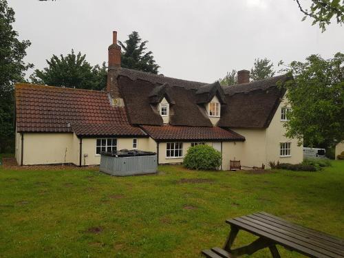 Ipswich House | Burnt House Cottage