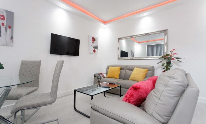 Harehills Apartment | Burton House