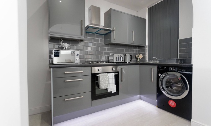 Harehills Apartment | Burton House