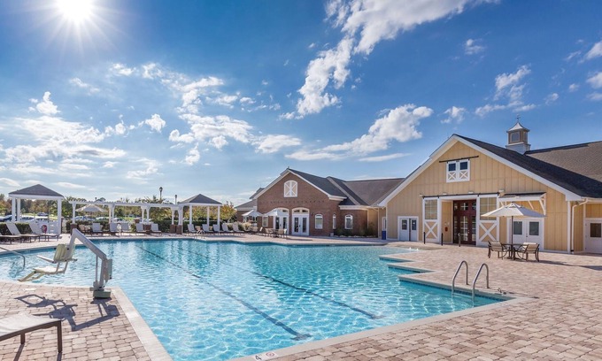 Williamsburg Condo | Busch Gardens, Waterpark USA, "William & Mary", Wyndham Governor's Green