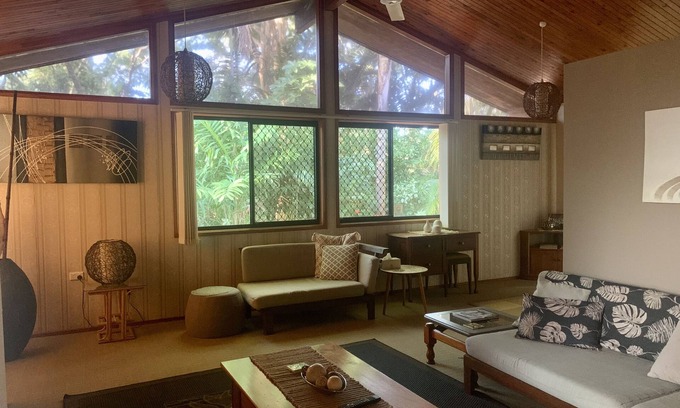 Bushland Beach House | Bushland Beach Holiday House