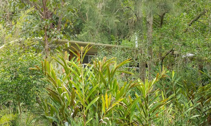 Smiths Lake House | Bushland Retreat beside a beautiful lake - big eco house with 4 large bedrooms.
