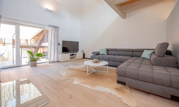Moerlenbach Apartment | Business apartment with 115 m2 in maisonette style, upscale furnishings, fireplace