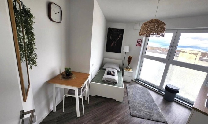 Neusaess Apartment | Business apartment with WIFI, elevator& Free parking