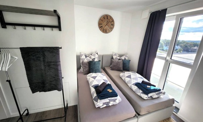 Neusaess Apartment | Business apartment with WIFI, elevator & free parking