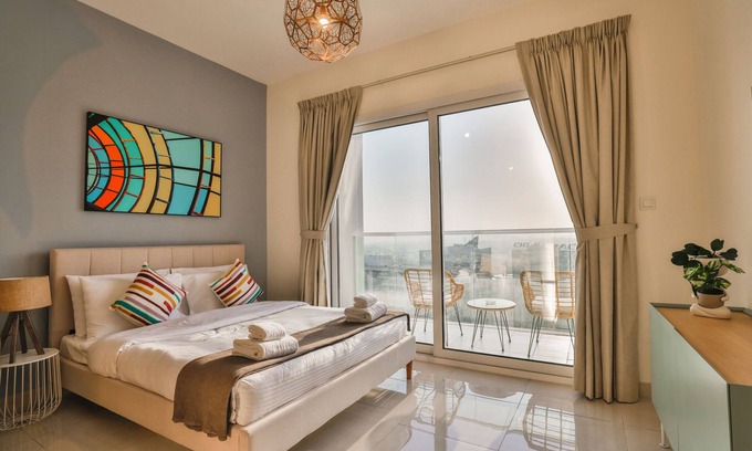 Business Bay Apartment | Business Bay Classic Studio by Belvilla
