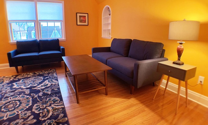 Niagara Falls Apartment | Business Friendly, Couple Friendly, Great Neighborhood, Minutes from the Falls!