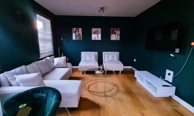 Reading House | Business Stays In RG2 - Sleeps Up to 12!