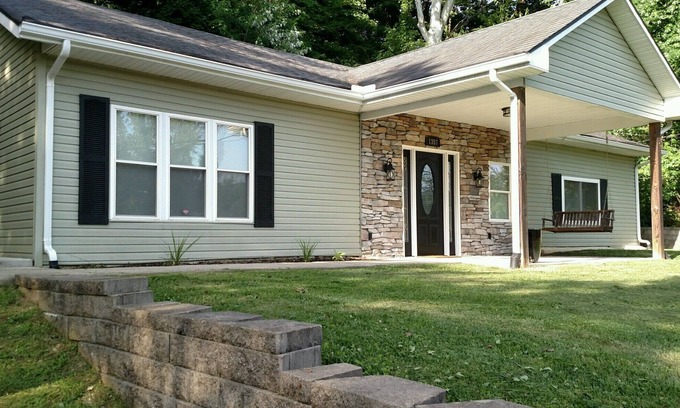 Portsmouth House | Business Travelers- Perfect home away from home! 3 Bed, 2 full bath home.