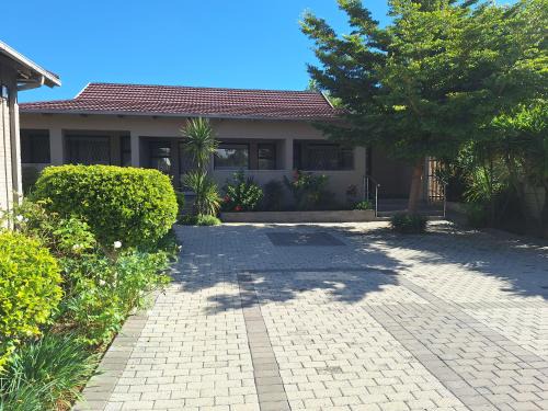 Edenvale Apartment | Bustani 2 - Self-Catering Studio Minimum 2 Nights