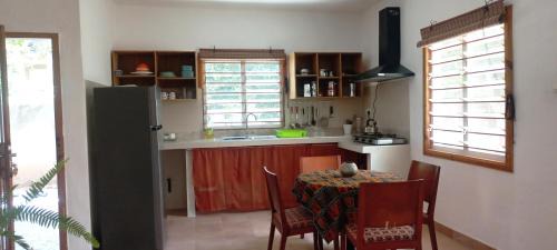 West Coast Division House | Busy Bee Nature Residence