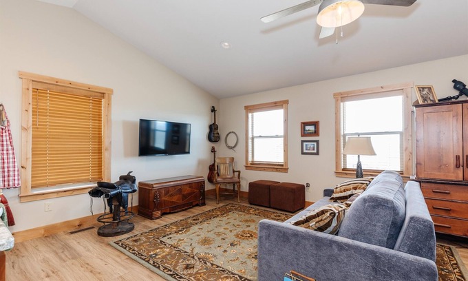 Sweetwater House | Butch’s HideOut - A Cozy Retreat For Two