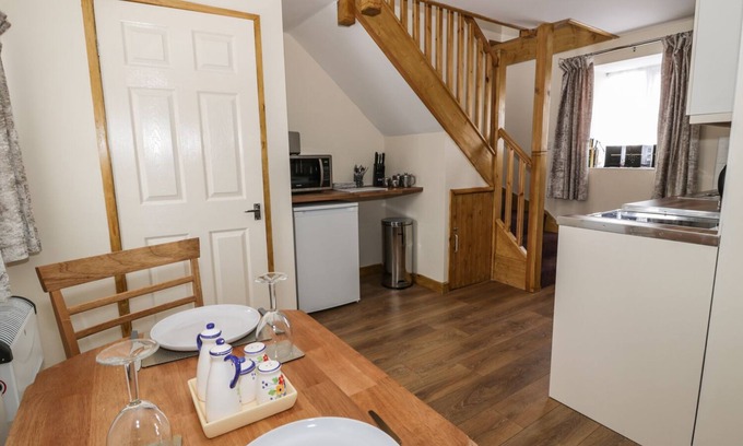 Nerquis Cottage | BUTCHERS ARMS COTTAGE, pet friendly in Nercwys