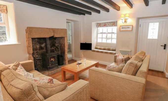 Great Longstone Cottage | Buttercup Cottage