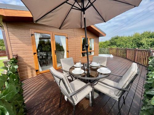 Malton Cabin | Buttercup Lodge With Hot Tub
