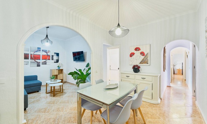 Carretera de Cadiz House | Butterfly House near the beach