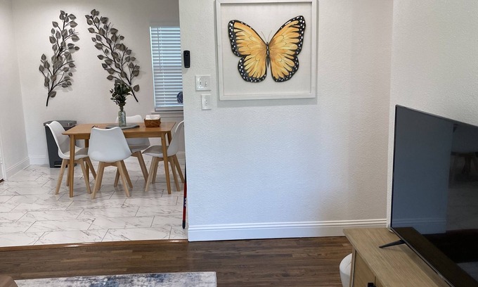 South Arlington House | Butterfly Place our Charming 3 Bedroom Home in Kennedale Texas