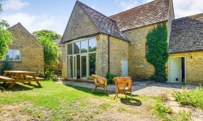 Ampney Crucis Other | Butts Farm - sleeps 12 guests in 5 bedrooms