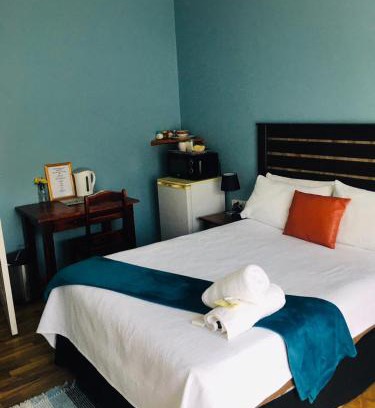 Komani House | Buxton lodge Guesthouse