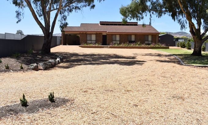 Tanunda Bed & Breakfast | BV House - Family Guest House - Tanunda - Barossa Valley.