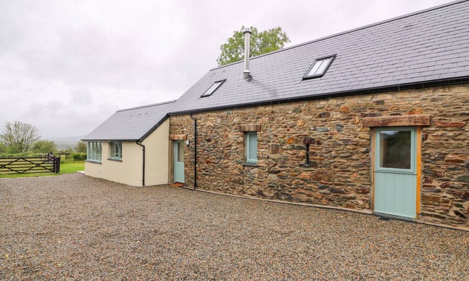 Crymych Cottage | BWTHYN EISTEDDFA FACH, pet friendly in Newport, Pembrokeshire