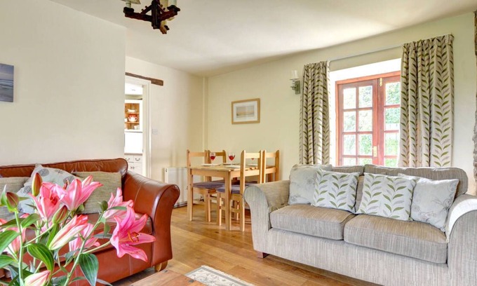 Llanerchymedd House | Bwthyn Gwyn in Llanerchymedd