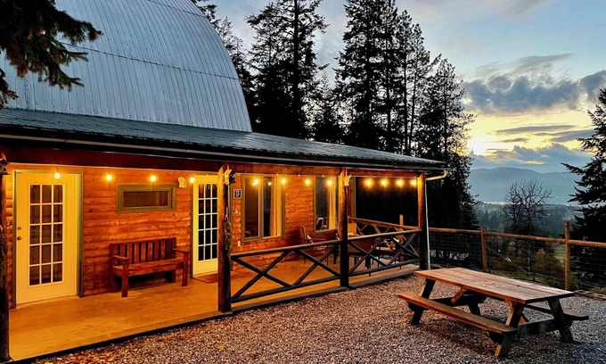 Vernon House | BX Barn Suite Near SilverStar Mountain