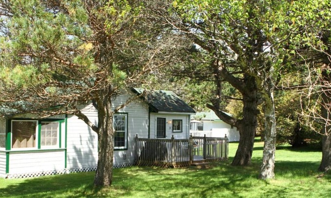 Stanhope Cottage | By The Bay Cottages in Stanhope! - Two Bedroom Heritage Cottage #9