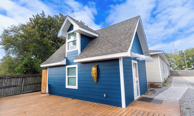 East Pensacola Heights Apartment | By the Bayou, New ADU iwith pool!