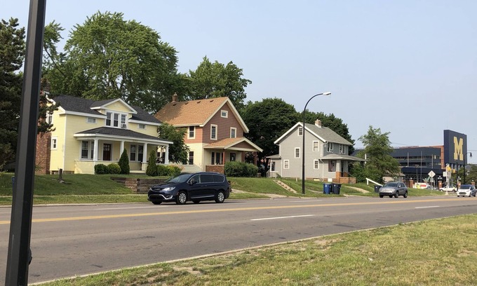 Dicken House | By The Big House in Ann Arbor, 3 bed/1.5 bath with parking, 1 mile to downtown