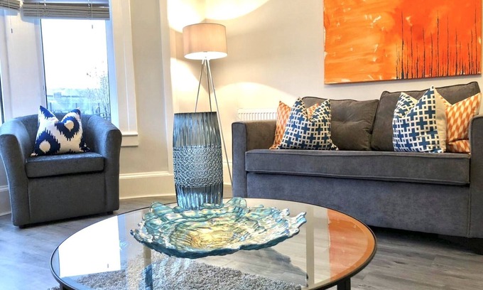 Glasgow House | ByEvo Almar Villa spacious 3 bed 2 bath house close to Airport and City Centre
