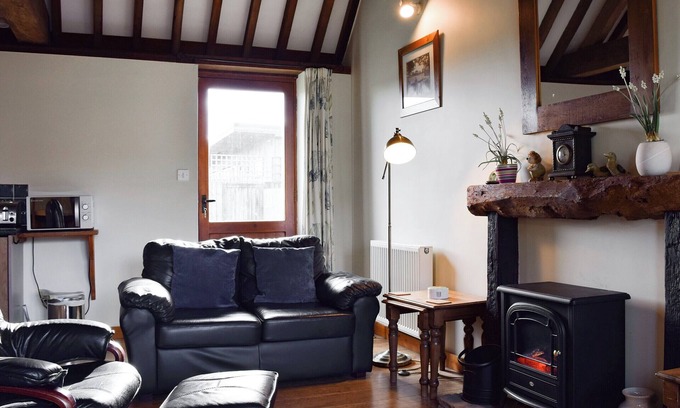 Thame Cottage | Byre Cottage - Meadowbrook Farm