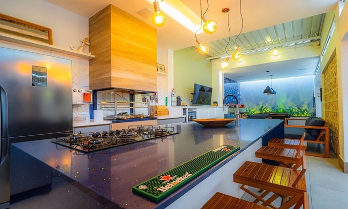 Humaita House | Bz 51 Center! High standard, 4 Suites with/Private leisure area