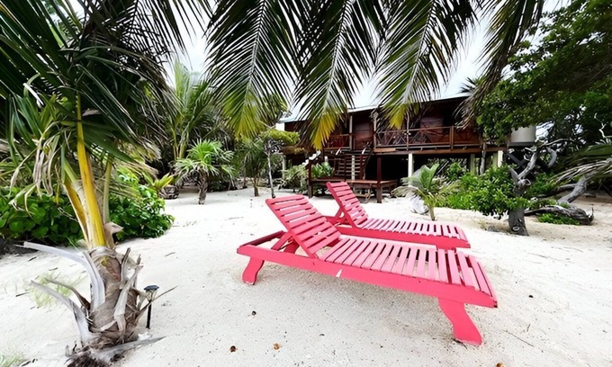 Lighthouse Reef House | Castaway Blue Hole Long Caye, Belize