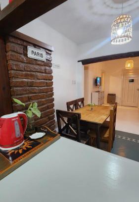 Monte Grande House | Cálida Casa - 2 Hab - centro MG -15 min Ezeiza