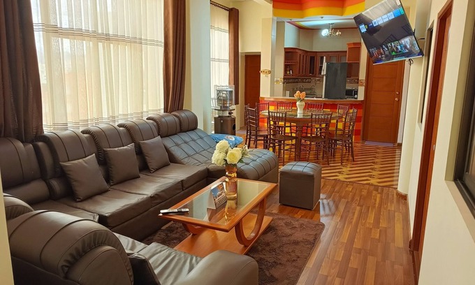 Downtown La Paz Apartment | Céntrico y Amplio Departamento