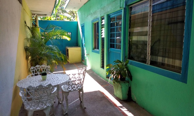 Ciudad Valles Apartment | Céntrico y colorido departamento