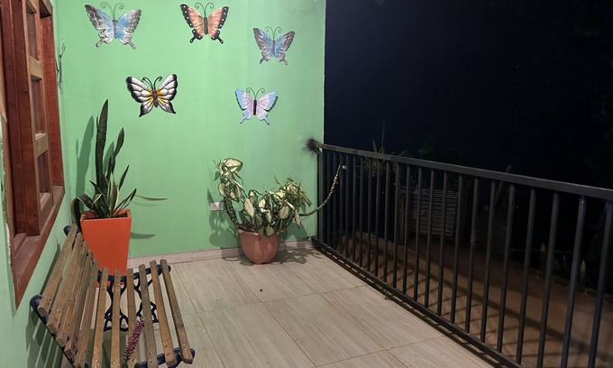 Yumbo Cottage | Cómoda Ecocasa en Dapa cerca Cali Relajate en Pareja. Restaurantes, senderismo,