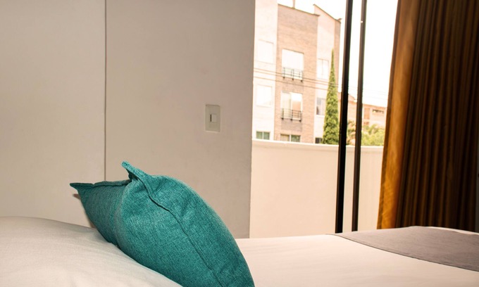 Suramericana House | Cómoda Habitación Matrimonial Ubicada en el Sector Estadio