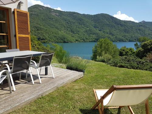 Tolla House | Côté Lac Tolla
