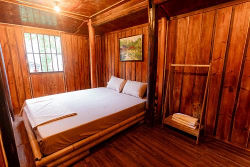 Trung Khanh House | Cốm Homestay Bản Giốc
