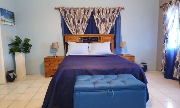 Sandy Hill Bed & Breakfast | C&D Residential Penthouse Suite