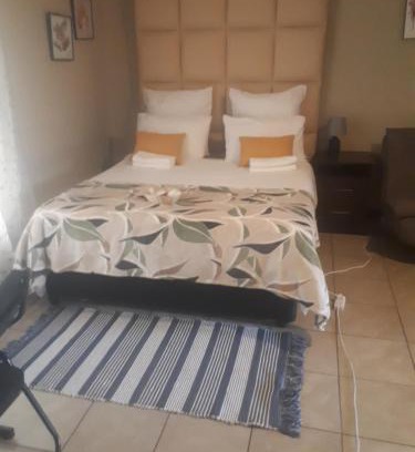 Meyerton House | C - Land guest house Meyerton
