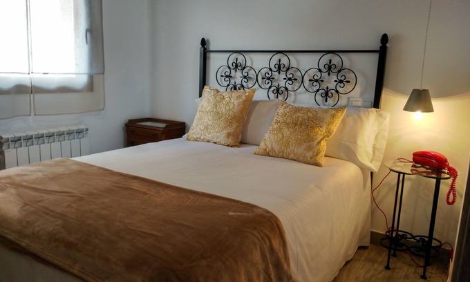Jarandilla de la Vera Apartment | C R * Apartment Planeta Vera (Oak), designed for families and groups