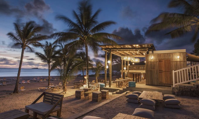 Coromandel Hotel | C Rodrigues Mourouk